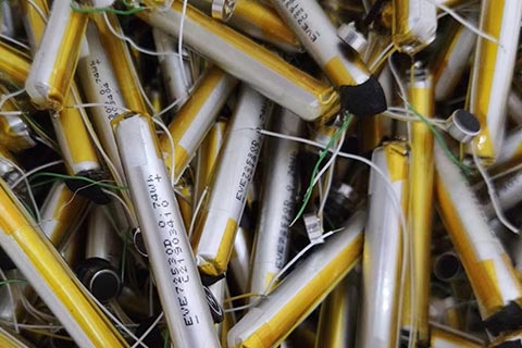 忻州保德正规公司高价收报废电池-高价报废电池回收